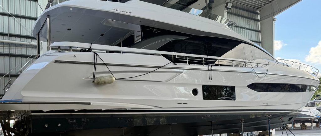 White Azimut 78 yacht in the shed before its hull color change